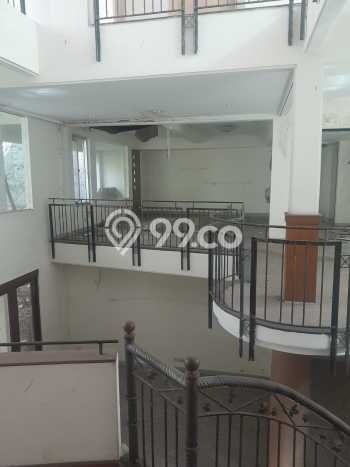 Rumah Elit Modern Tanpa Renovasi di Setra Sari Bandung Rumah Elit Modern Tanpa Renovasi di Setra Sari Bandung