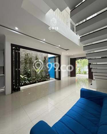 Rumah Eksklusif Dijual LT 107m2 di Cilandak, Jakarta Selatan Rumah Eksklusif Dijual LT 107m2 di Cilandak, Jakarta Selatan