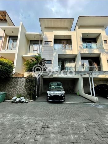LEBAK BULUS - MODERN TROPICAL HOUSE IN TOWNHOUSE (T/B: 167/404) LEBAK BULUS - MODERN TROPICAL HOUSE IN TOWNHOUSE (T/B: 167/404)