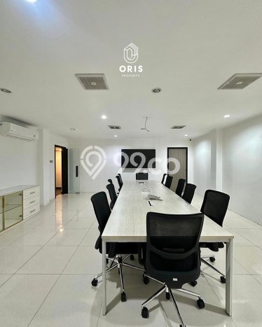 Unit Komersial Paling Strategis di Kebayoran Baru Jakarta Selatan dengan LB 382m2 Unit Komersial Paling Strategis di Kebayoran Baru Jakarta Selatan dengan LB 382m2