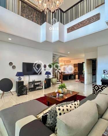 Siap Huni Rumah Mewah 3 Kamar di Kebayoran Baru Dekat ke Mana Saja Siap Huni Rumah Mewah 3 Kamar di Kebayoran Baru Dekat ke Mana Saja
