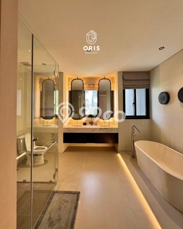 Rumah Lingkungan Nyaman kawasan Canggu, Badung, LT 655m2m² Bangunan 715m2m² Rumah Lingkungan Nyaman kawasan Canggu, Badung, LT 655m2m² Bangunan 715m2m²