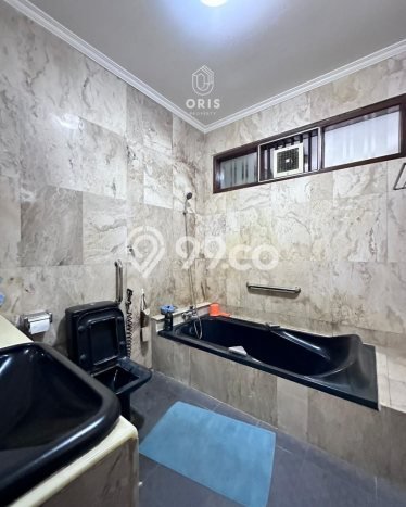 Rumah Elit Modern Tanpa Renovasi di Pondok Indah Jakarta Selatan Rumah Elit Modern Tanpa Renovasi di Pondok Indah Jakarta Selatan