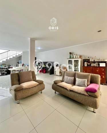 Rumah Elit Modern Siap Huni di Senopati Jakarta Selatan Rumah Elit Modern Siap Huni di Senopati Jakarta Selatan
