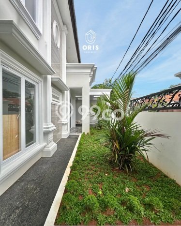 Siap Huni Rumah Mewah 5 Kamar di Tebet Dekat ke Mana Pun Siap Huni Rumah Mewah 5 Kamar di Tebet Dekat ke Mana Pun