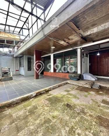 Siap Huni Rumah Mewah 5 Kamar di Kebayoran Baru Dekat ke Mana Pun Siap Huni Rumah Mewah 5 Kamar di Kebayoran Baru Dekat ke Mana Pun