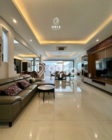 Ready to Use! Luxury House LT 364m2 Desain Modern di Mega Kuningan Ready to Use! Luxury House LT 364m2 Desain Modern di Mega Kuningan