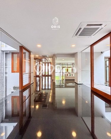 Jual Rumah Mewah Megah Dengan View Eksklusif di Pondok Indah, Jakarta Selatan Jual Rumah Mewah Megah Dengan View Eksklusif di Pondok Indah, Jakarta Selatan
