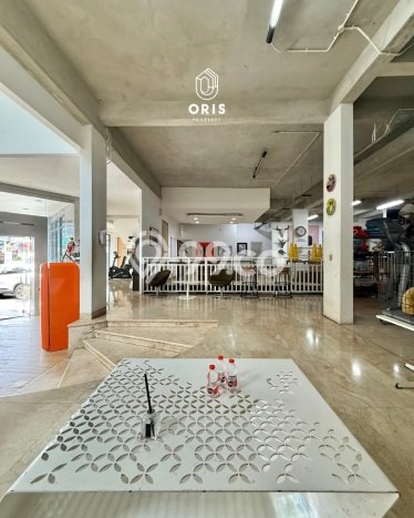 Dijual Komersial di Kebayoran Baru Jakarta Selatan LT 945m2 / LB 400m2 Dijual Komersial di Kebayoran Baru Jakarta Selatan LT 945m2 / LB 400m2