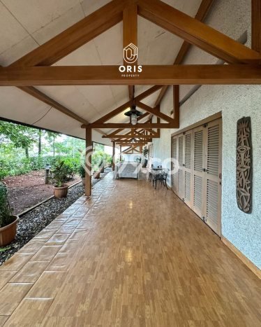 Dijual Rumah Luas Elegan Dengan View Eksklusif di Pondok Indah, Jakarta Selatan Dijual Rumah Luas Elegan Dengan View Eksklusif di Pondok Indah, Jakarta Selatan