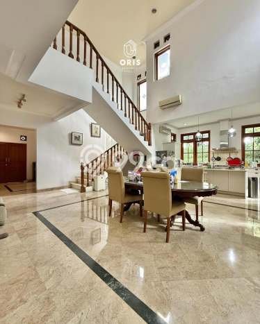 Ready to Use! Luxury House LT 563m2 Desain Elegan di Cipete Ready to Use! Luxury House LT 563m2 Desain Elegan di Cipete