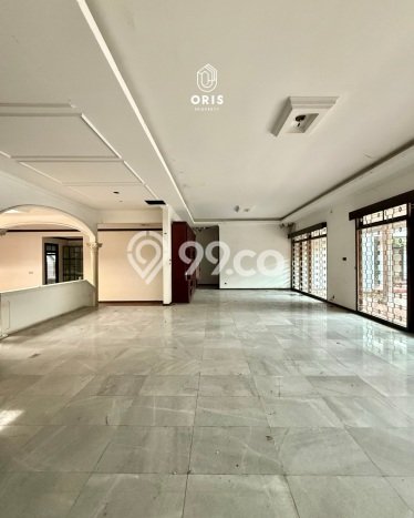 Rumah Mewah LB 400m2 Siap Huni Desain Elegan di Cipete, Jakarta Selatan Rumah Mewah LB 400m2 Siap Huni Desain Elegan di Cipete, Jakarta Selatan