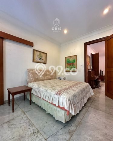 Siap Huni Rumah Mewah 4 Kamar di Kebayoran Baru Dekat ke Mana Saja Siap Huni Rumah Mewah 4 Kamar di Kebayoran Baru Dekat ke Mana Saja