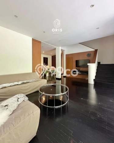 Rumah Elit LB 1400m2 Siap Pakai Desain Elegan di Kemang, Jakarta Selatan Rumah Elit LB 1400m2 Siap Pakai Desain Elegan di Kemang, Jakarta Selatan