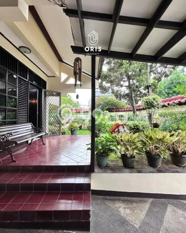 Hunian Mewah LB 210m2 Siap Pakai Desain Elegan di Pondok Indah, Jakarta Selatan Hunian Mewah LB 210m2 Siap Pakai Desain Elegan di Pondok Indah, Jakarta Selatan