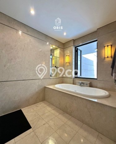 Ready to Use! Luxury House LT 364m2 Desain Modern di Mega Kuningan Ready to Use! Luxury House LT 364m2 Desain Modern di Mega Kuningan