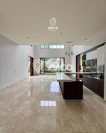 Dijual Rumah Luas Elegan Dengan View Cantik di Kemang, Jakarta Selatan Dijual Rumah Luas Elegan Dengan View Cantik di Kemang, Jakarta Selatan