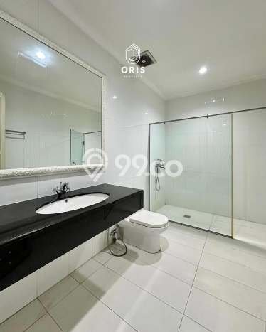 Rumah Elit Modern Tanpa Renovasi di Kemang Jakarta Selatan Rumah Elit Modern Tanpa Renovasi di Kemang Jakarta Selatan