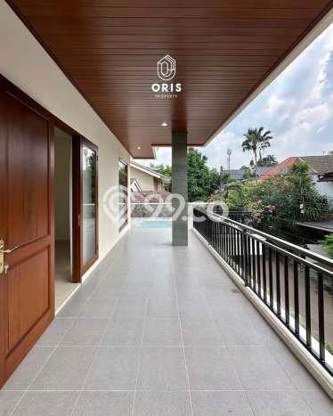 Rumah Luxury Modern Tanpa Renovasi di Pejaten Jakarta Selatan Rumah Luxury Modern Tanpa Renovasi di Pejaten Jakarta Selatan