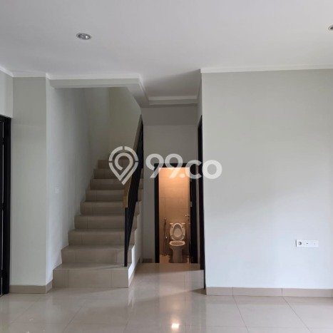 Jarang Ada! Rumah Sewa 4 Kamar Bagus Siap Huni Summarecon Crown Gading Jarang Ada! Rumah Sewa 4 Kamar Bagus Siap Huni Summarecon Crown Gading