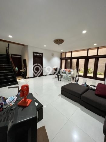Siap Huni Rumah Mewah 5 Kamar di Batununggal Dekat ke Mana Saja Siap Huni Rumah Mewah 5 Kamar di Batununggal Dekat ke Mana Saja