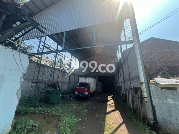 Untuk Dijual! Gudang di Cibaduyut Bandung LT 1313m2 / LB 700m2 Kawasan Strategis Untuk Dijual! Gudang di Cibaduyut Bandung LT 1313m2 / LB 700m2 Kawasan Strategis