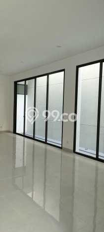 Ready to Use! Luxury House LT 138m2 Desain Modern di Setra Sari Ready to Use! Luxury House LT 138m2 Desain Modern di Setra Sari