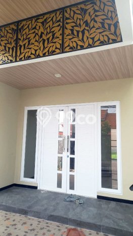 HARGA SPECIAL! Rumah Asri di Jemursari, Luas 300m2m² Bangunan 170m2m² HARGA SPECIAL! Rumah Asri di Jemursari, Luas 300m2m² Bangunan 170m2m²