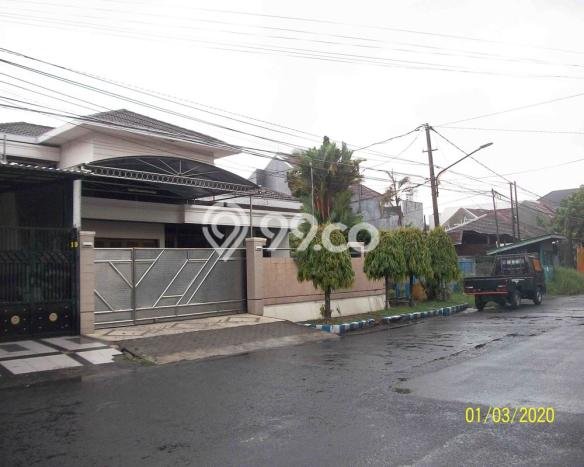 Siap Huni Rumah Mewah 5 Kamar di Wonocolo Dekat ke Mana Saja Siap Huni Rumah Mewah 5 Kamar di Wonocolo Dekat ke Mana Saja