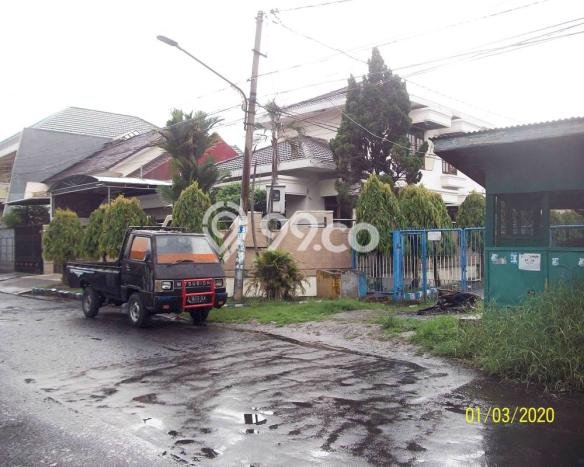 Siap Huni Rumah Mewah 5 Kamar di Wonocolo Dekat ke Mana Saja Siap Huni Rumah Mewah 5 Kamar di Wonocolo Dekat ke Mana Saja