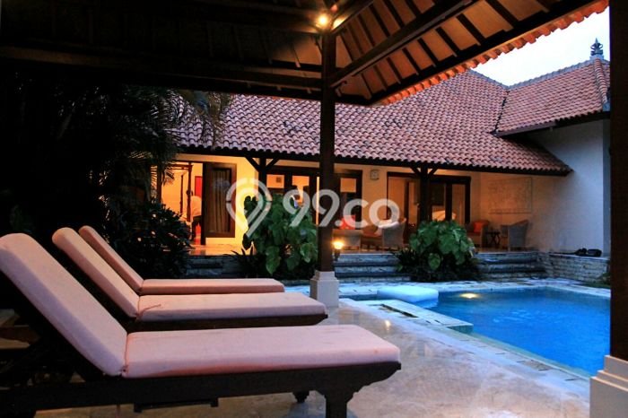 Hunian Elit LB 400m2 Siap Pakai Desain Elegan di Benoa, Badung Hunian Elit LB 400m2 Siap Pakai Desain Elegan di Benoa, Badung