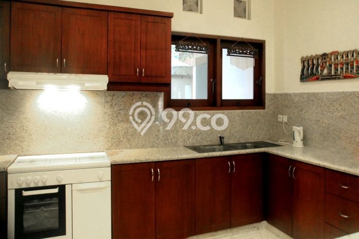 Hunian Elit LB 400m2 Siap Pakai Desain Elegan di Benoa, Badung Hunian Elit LB 400m2 Siap Pakai Desain Elegan di Benoa, Badung