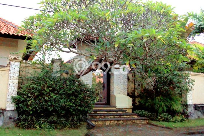 Hunian Elit LB 400m2 Siap Pakai Desain Elegan di Benoa, Badung Hunian Elit LB 400m2 Siap Pakai Desain Elegan di Benoa, Badung