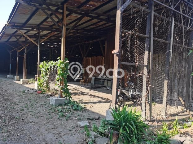 Gudang Dijual Lokasi Emas di Bubutan Luas 2400m2 Gudang Dijual Lokasi Emas di Bubutan Luas 2400m2