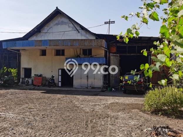 Gudang Dijual Lokasi Emas di Bubutan Luas 2400m2 Gudang Dijual Lokasi Emas di Bubutan Luas 2400m2