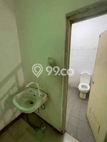 Ruko Disewa di Jakarta Barat dengan LB 236m2 Area Komersial Ramai Ruko Disewa di Jakarta Barat dengan LB 236m2 Area Komersial Ramai
