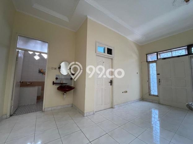 Disewakan! Rumah 3 Kamar Tidur &
3 Kamar Mandi di Jelambar, Jakarta Barat Disewakan! Rumah 3 Kamar Tidur &
3 Kamar Mandi di Jelambar, Jakarta Barat