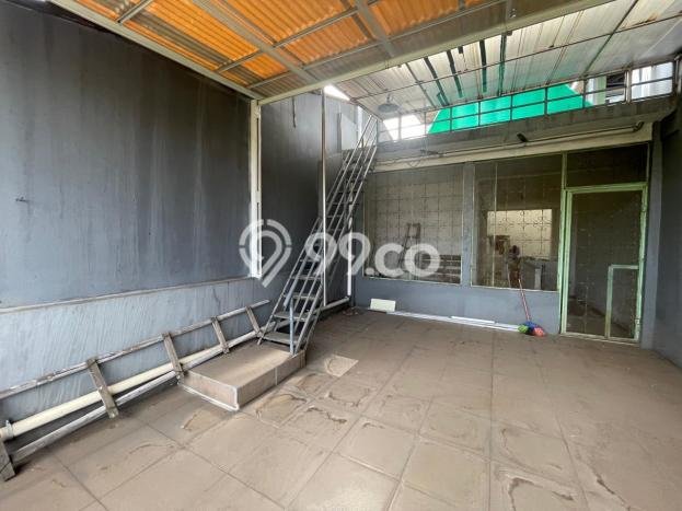 Ruko Dijual di Jakarta Barat LT 80m2 & LB 247m2 Lokasi Terbaik! Ruko Dijual di Jakarta Barat LT 80m2 & LB 247m2 Lokasi Terbaik!