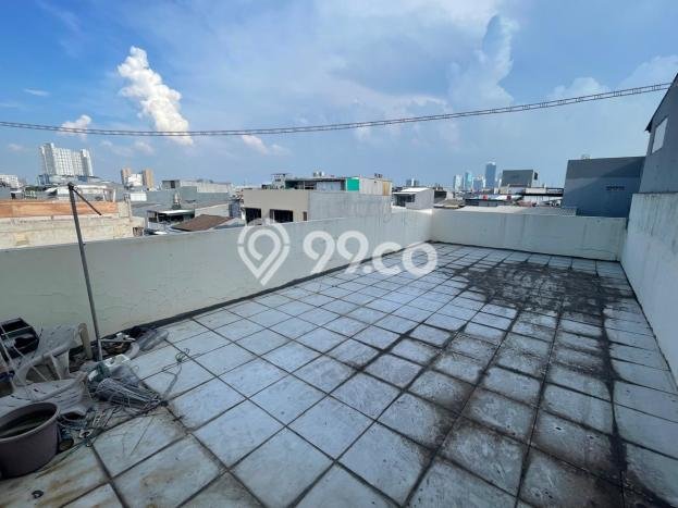 Ruko Disewa di Jakarta Barat dengan LB 236m2 Area Komersial Ramai Ruko Disewa di Jakarta Barat dengan LB 236m2 Area Komersial Ramai