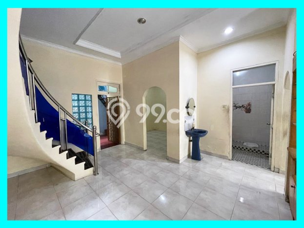 Disewakan! Rumah 3 Kamar Tidur &
3 Kamar Mandi di Jelambar, Jakarta Barat Disewakan! Rumah 3 Kamar Tidur &
3 Kamar Mandi di Jelambar, Jakarta Barat