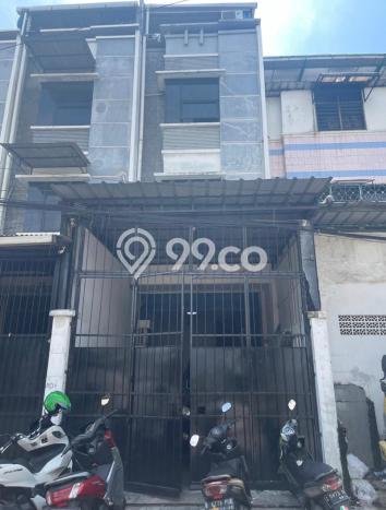 Unit Ruko Dijual di Jakarta Barat LT 84m2 & LB 256m2 Unit Ruko Dijual di Jakarta Barat LT 84m2 & LB 256m2