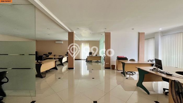 Unit Ruko Dijual di Jakarta Timur LT 225m2 & LB 450m2 Unit Ruko Dijual di Jakarta Timur LT 225m2 & LB 450m2