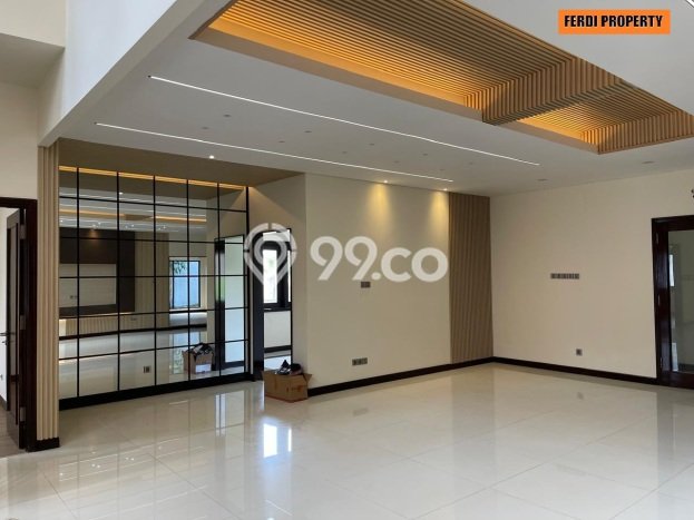 Rumah Mewah LB 450m2 Siap Huni Desain Elegan di Citra Grand, Jakarta Timur Rumah Mewah LB 450m2 Siap Huni Desain Elegan di Citra Grand, Jakarta Timur