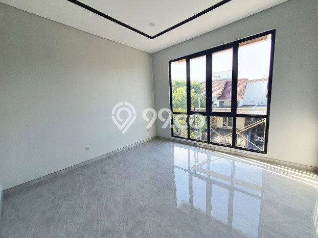 Rumah Elit Modern Tanpa Renovasi di Citraland Surabaya Rumah Elit Modern Tanpa Renovasi di Citraland Surabaya