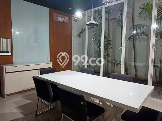 Rumah Mewah Siap Huni LT 240m2 di Wiyung, Surabaya Rumah Mewah Siap Huni LT 240m2 di Wiyung, Surabaya