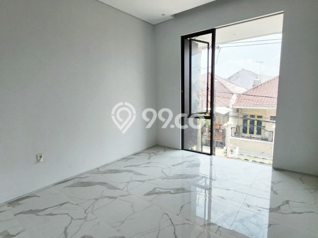 Rumah Modern Minimalis 5 Kamar Siap Huni di Rungkut Rumah Modern Minimalis 5 Kamar Siap Huni di Rungkut