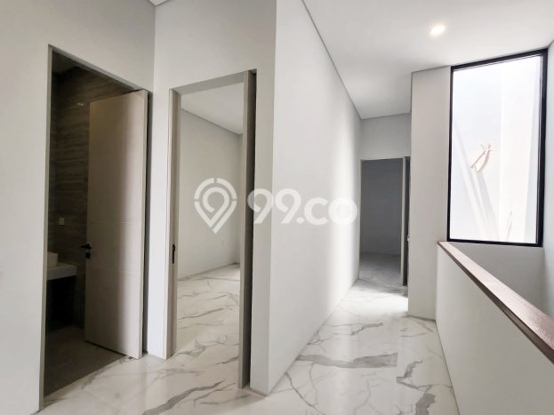 Rumah Modern Minimalis 5 Kamar Siap Huni di Rungkut Rumah Modern Minimalis 5 Kamar Siap Huni di Rungkut