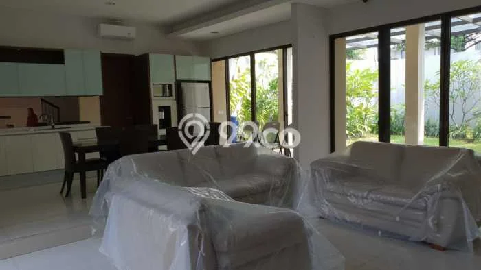 Rumah sewa siap huni 6 Kamar Tidur di BSD De Park, Tangerang Rumah sewa siap huni 6 Kamar Tidur di BSD De Park, Tangerang
