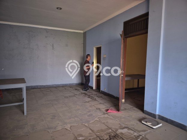 Ruko Komersial Disewakan di Serpong Tangerang Selatan Luas 250m2 Ruko Komersial Disewakan di Serpong Tangerang Selatan Luas 250m2