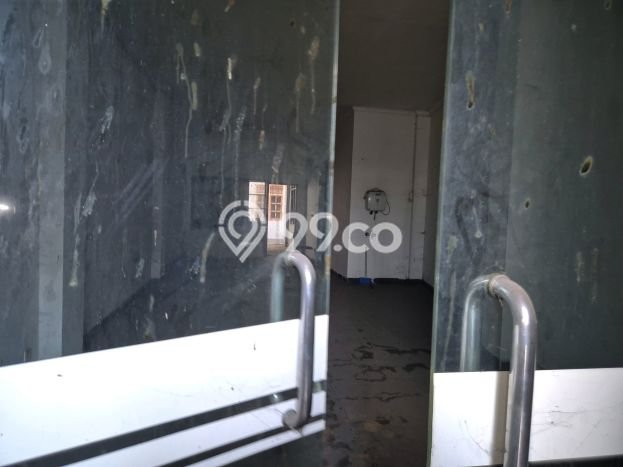 Ruko Komersial Disewakan di Serpong Tangerang Selatan Luas 250m2 Ruko Komersial Disewakan di Serpong Tangerang Selatan Luas 250m2